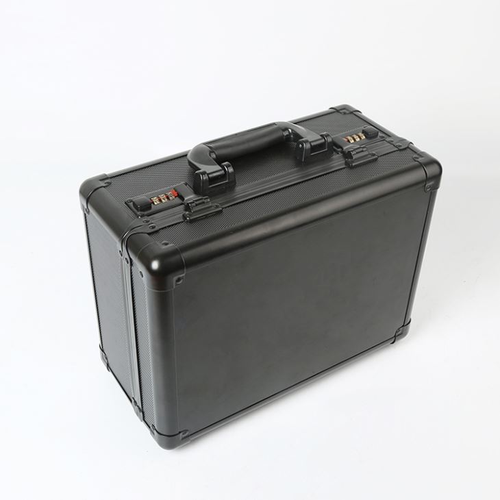 Por que as caixas de equipamentos de alumínio precisam de manutenção?